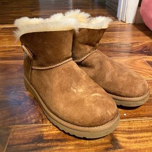 Uggs, EUC, short, size 6 womens